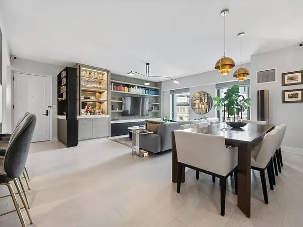 55 W 17th St #1004, New York, NY 10011