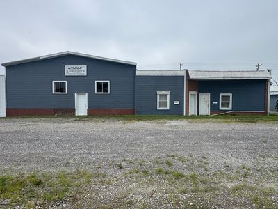 121 E Railroad St, Flora, IL, 62839