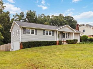 238 River Forest Dr, Boiling Springs, SC 29316