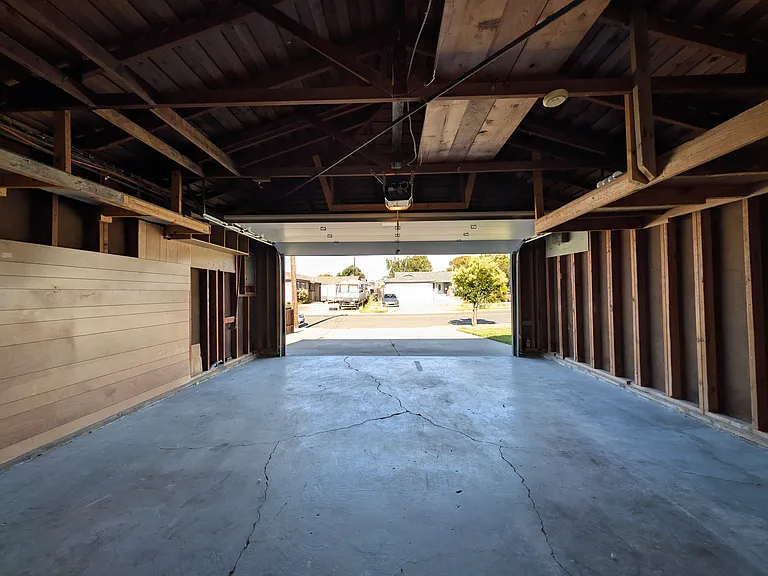 6743 Flanders Drive Garage