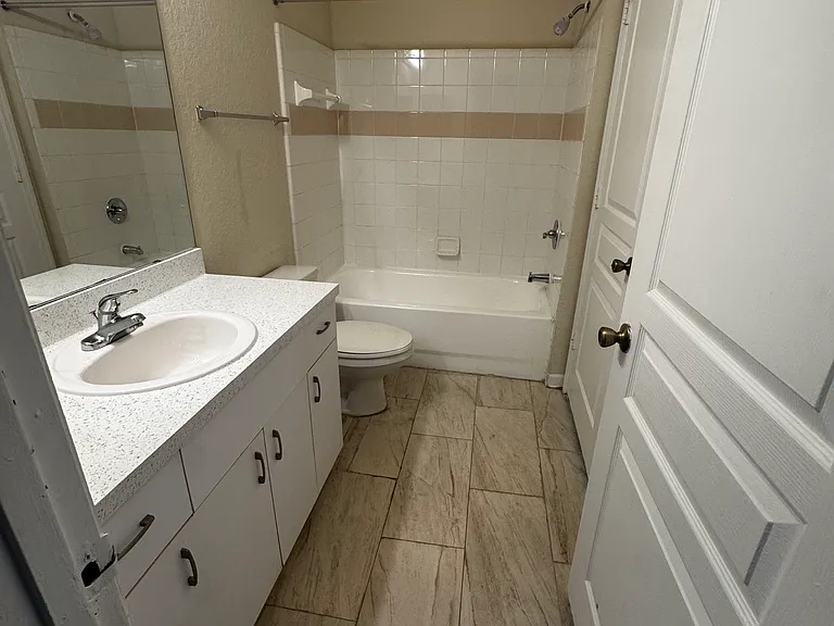 17112 Carrington Park Dr #912 — Photo 3