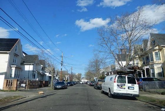Exterior Neighborhood (street photo)