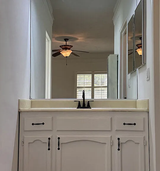 1249 S Tremaine Ave — Photo 28