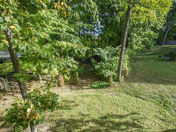 2nd image of 4883 Oak Hill Blvd
