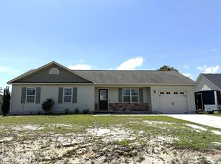 607 Parsley Dr, Hubert, NC 28539