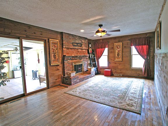 5th image of 2355 Berry Hill Dr