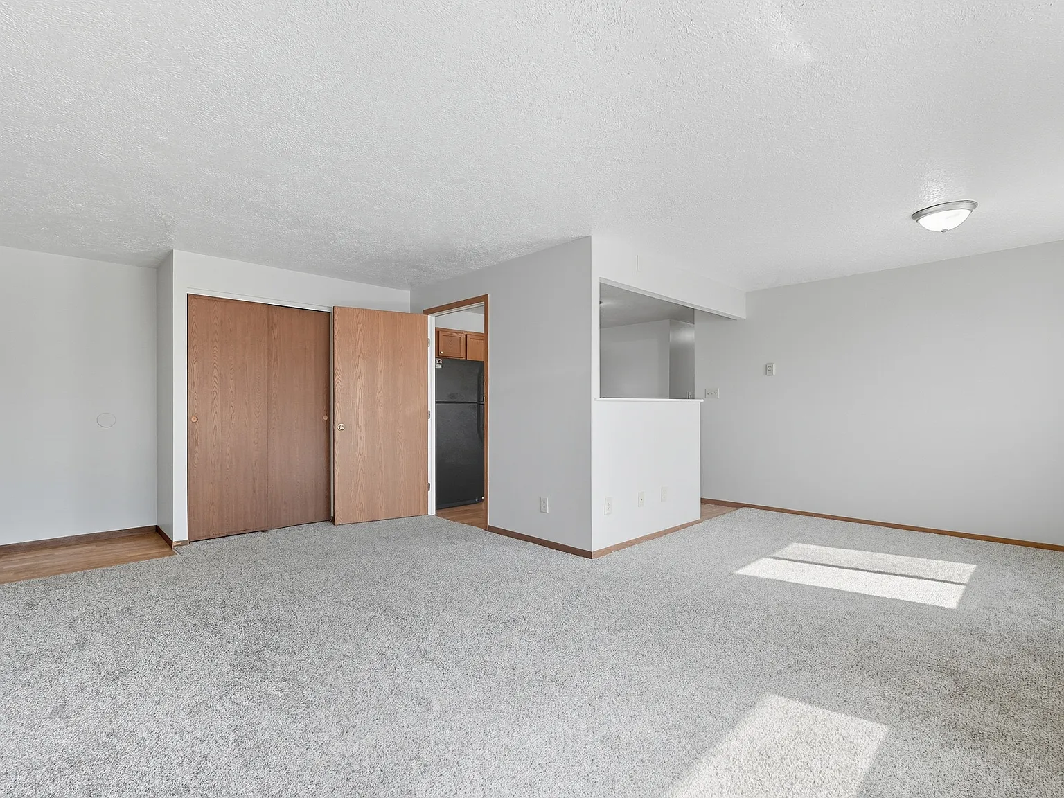 2 bed, 1.5 bath, 850 sqft, $1,030 — Photo 2