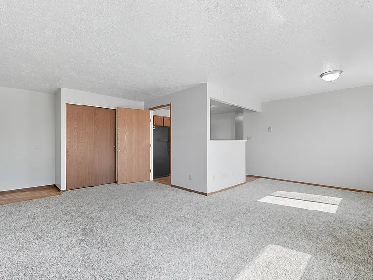 6022 Harrison Ave #4 — Photo 2