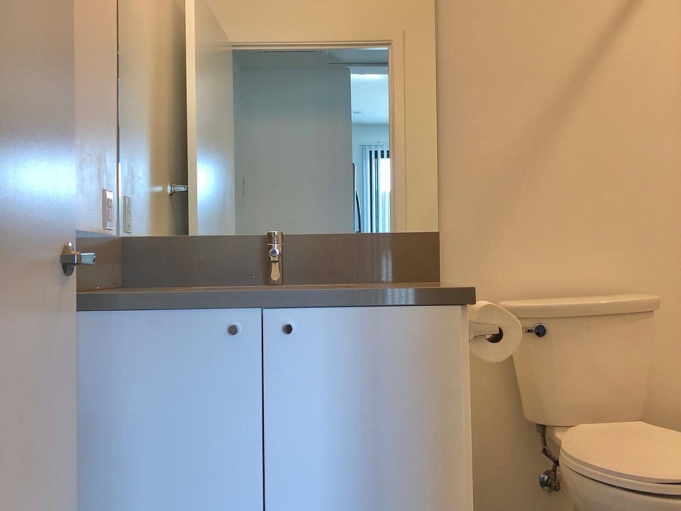 1st image of 3953 1st Ave #204