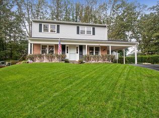 8807 Dianne Pl, Springfield, VA 22152