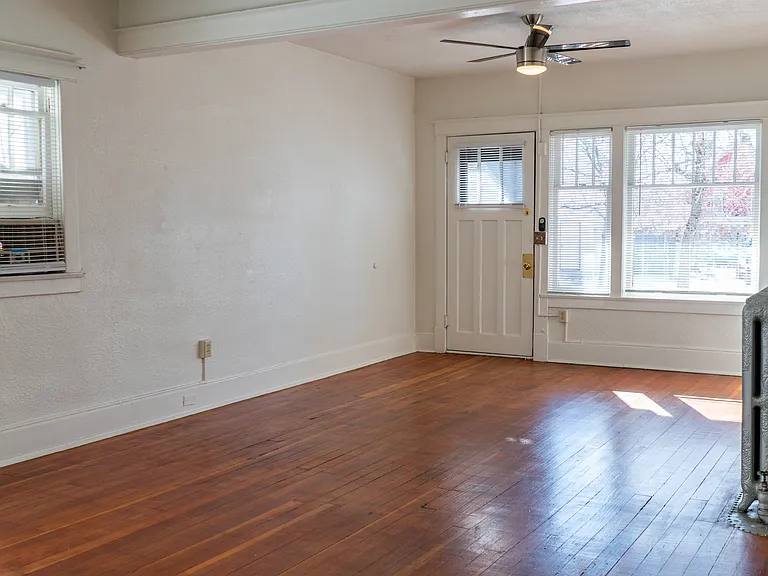 113 Midway Ave #2 — Photo 5
