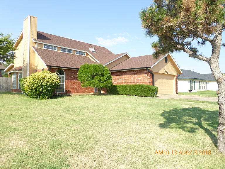 4302 SW Parkridge Blvd — Photo 2