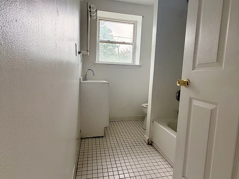 485 Antietam Dr — Photo 8