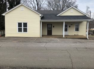 102 W Hackberry St #B, Centerville, TN 37033