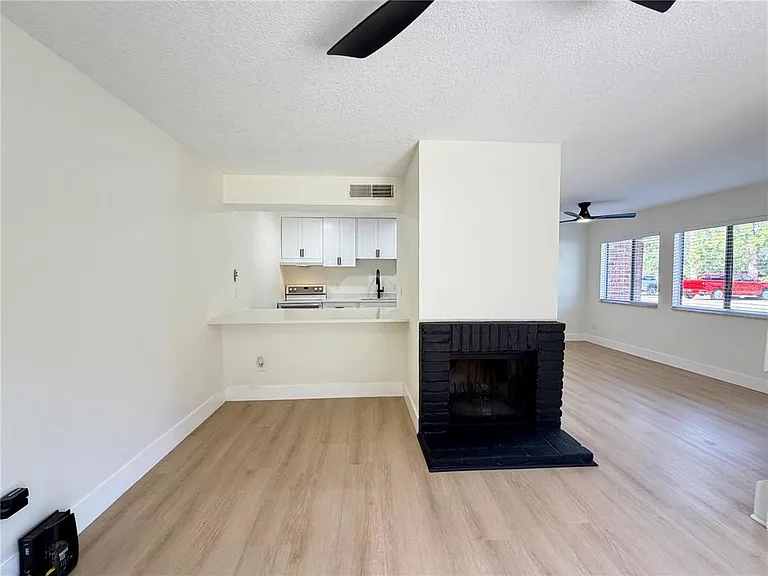 5100 Picadilly Circus Ct #12 — Photo 8