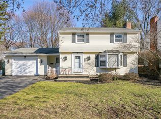 45 Stonecliff Dr, Rochester, NY 14616