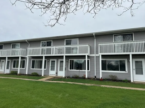 17444 W Walnut Ln, Gurnee, IL 60031
