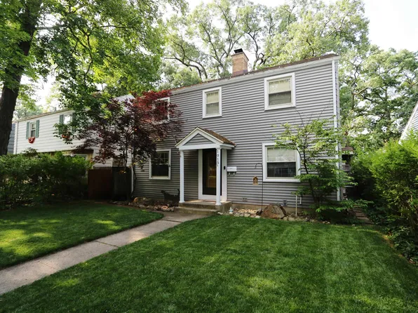 1015 W Battell St, Mishawaka, IN 46545