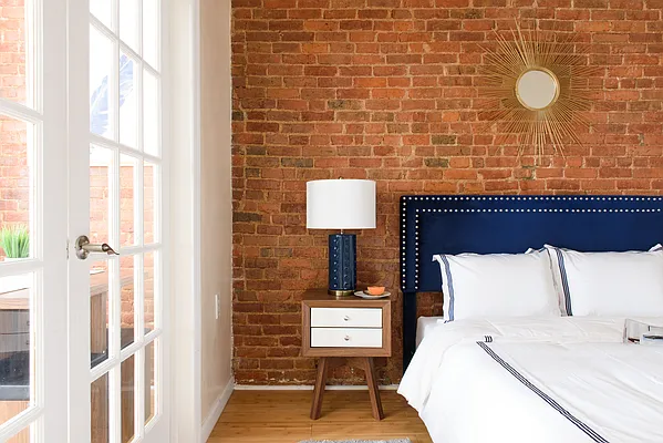 Rented by ER (DO NOT USE) | media 25