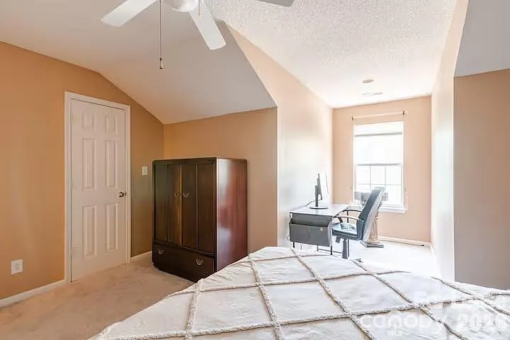 8263 Southgate Commons Dr — Photo 17