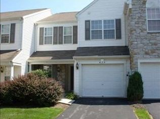634 Springhouse Ln, Hummelstown, PA 17036