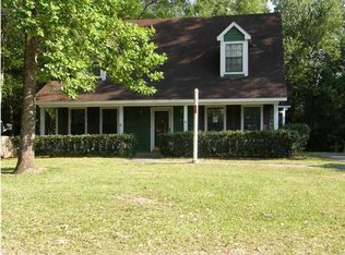 1915 Spanish Dr, Saraland, AL 36571