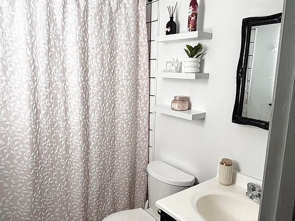 2nd image of 312 Pike Rd