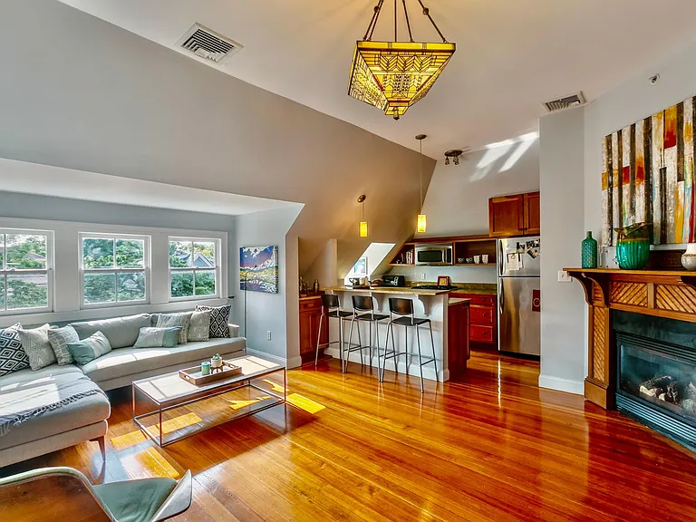 26 Adams St #4 — Photo 8