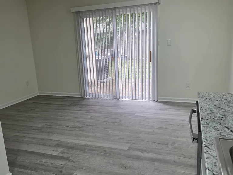 1159 Adams Ct — Photo 7