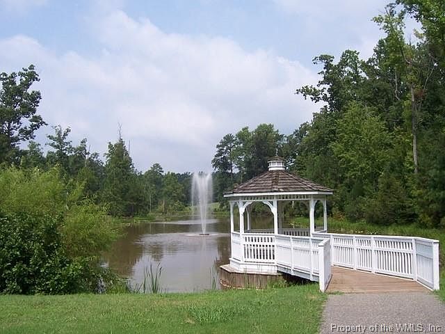 2nd image of 121 Mahogany Run