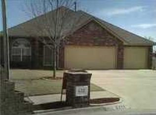 432 SE 33rd St, Moore, OK 73160