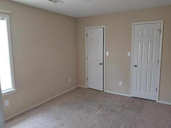 2nd image of 909 S Pittsburg Ave