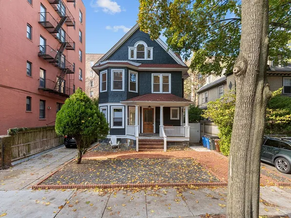 428 E 18th St, Brooklyn, NY 11226