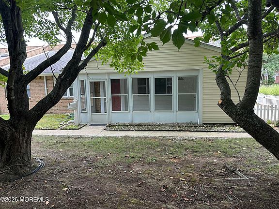 2nd image of 101 Waterfront Dr
