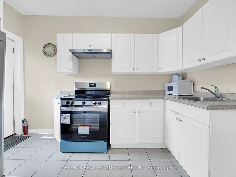 31 Gibson Ave — Photo 6