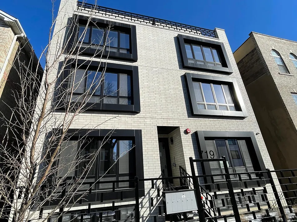 721 N Elizabeth St #3
