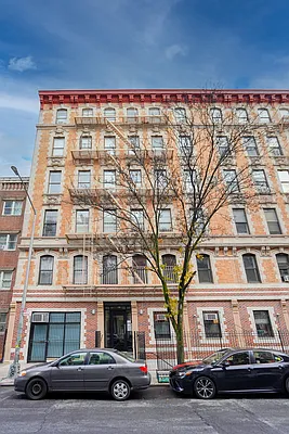 Rented by R New York | media 7
