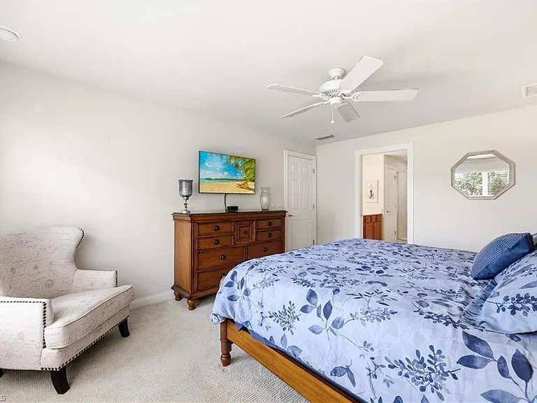 8664 Genova Ct — Photo 14