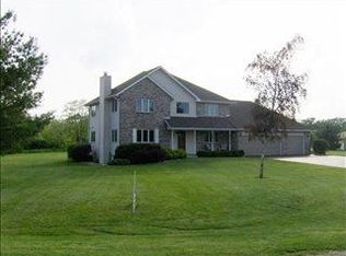 5790 N Cl Myers Dr, Byron, IL 61010