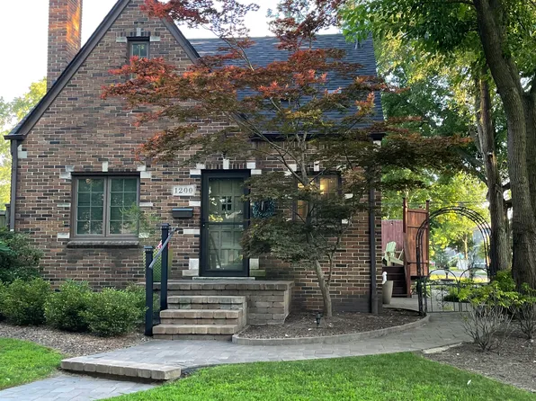 1200 E 5th St, Royal Oak, MI 48067