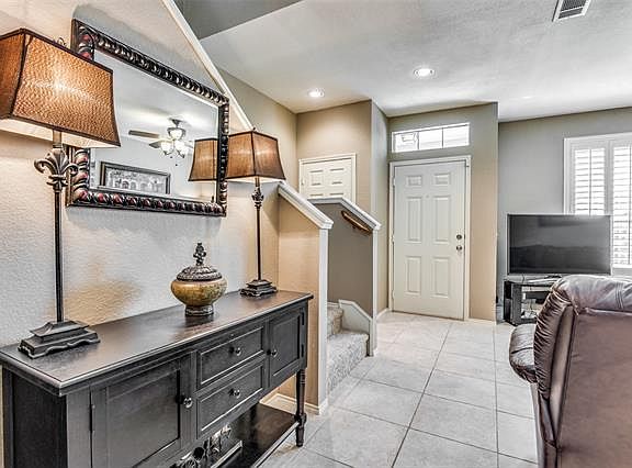 3rd image of 2244 Stoneleigh Pl