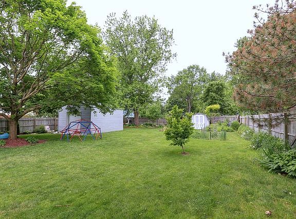 4th image of 203 Sharon Dr