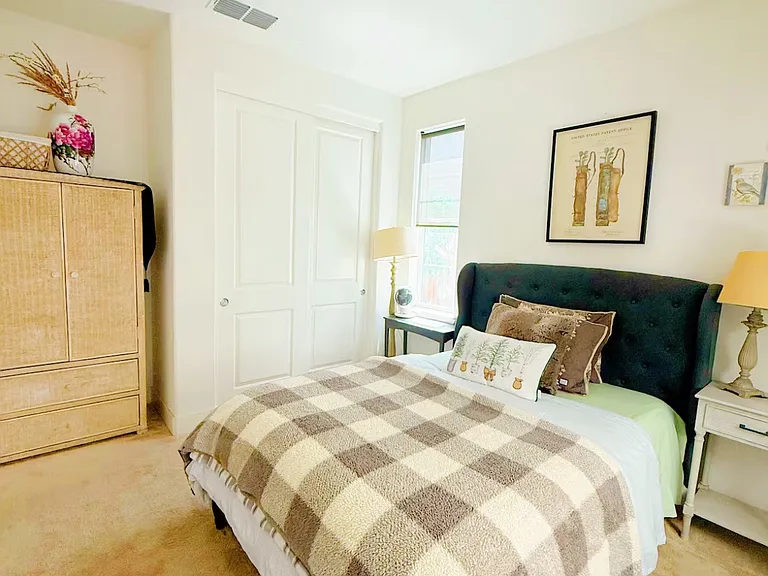 1233 Canopy Ln #1233 — Photo 2