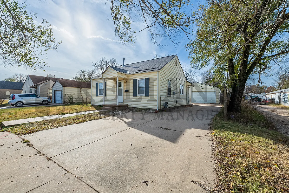 Building Photo - 1047 S Glenn St