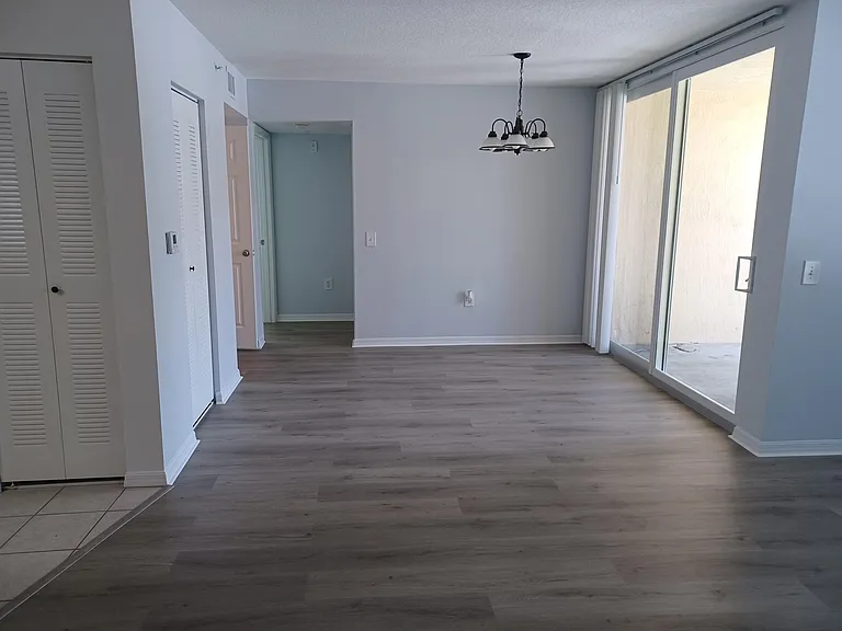 215 Villa Cir — Photo 7