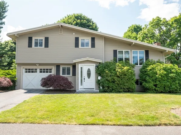 1 Stuart Rd, Peabody, MA 01960