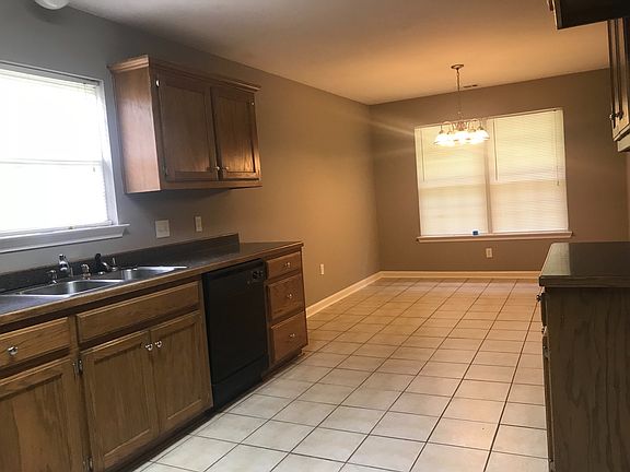 5th image of 230 Autumnwood Dr