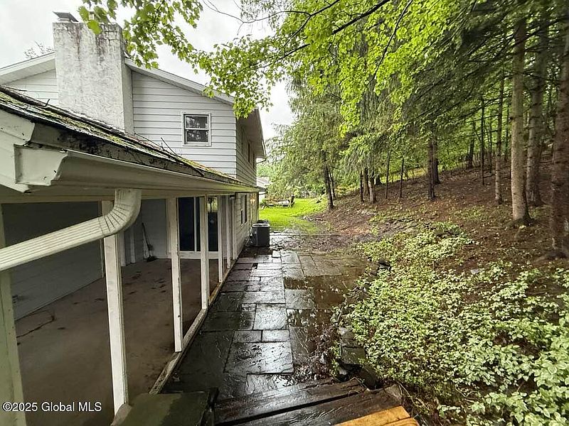 5th image of 804 Rosewood Terrace