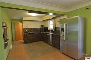 4th image of 208 N Wyandotte St