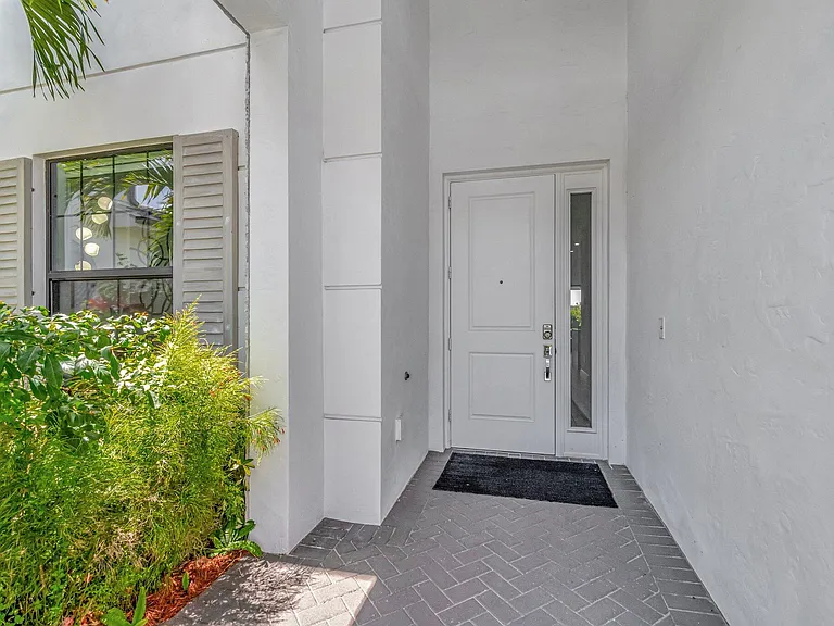 2828 Gin Berry Way — Photo 3